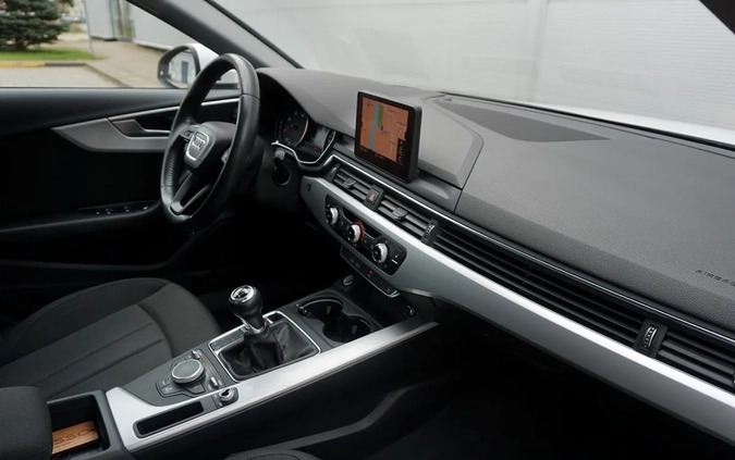 Audi A4 cena 71900 przebieg: 199777, rok produkcji 2017 z Wisła małe 742